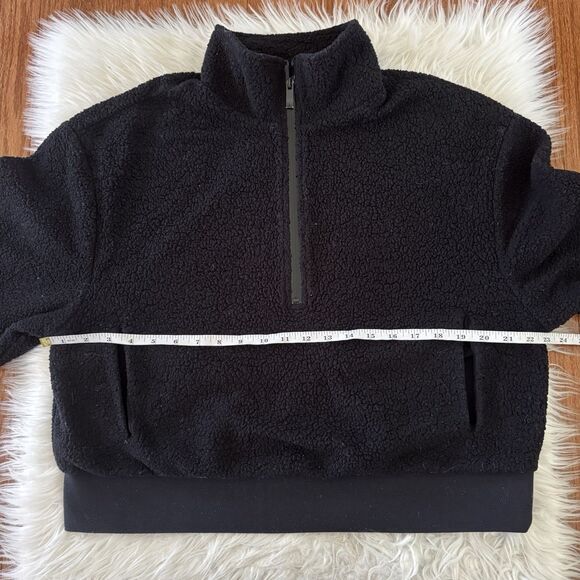ALO Yoga Sweatshirt Women’s Medium Micro Sherpa Solstice Coverup Black 1/2 Zip - Picture 5 of 9
